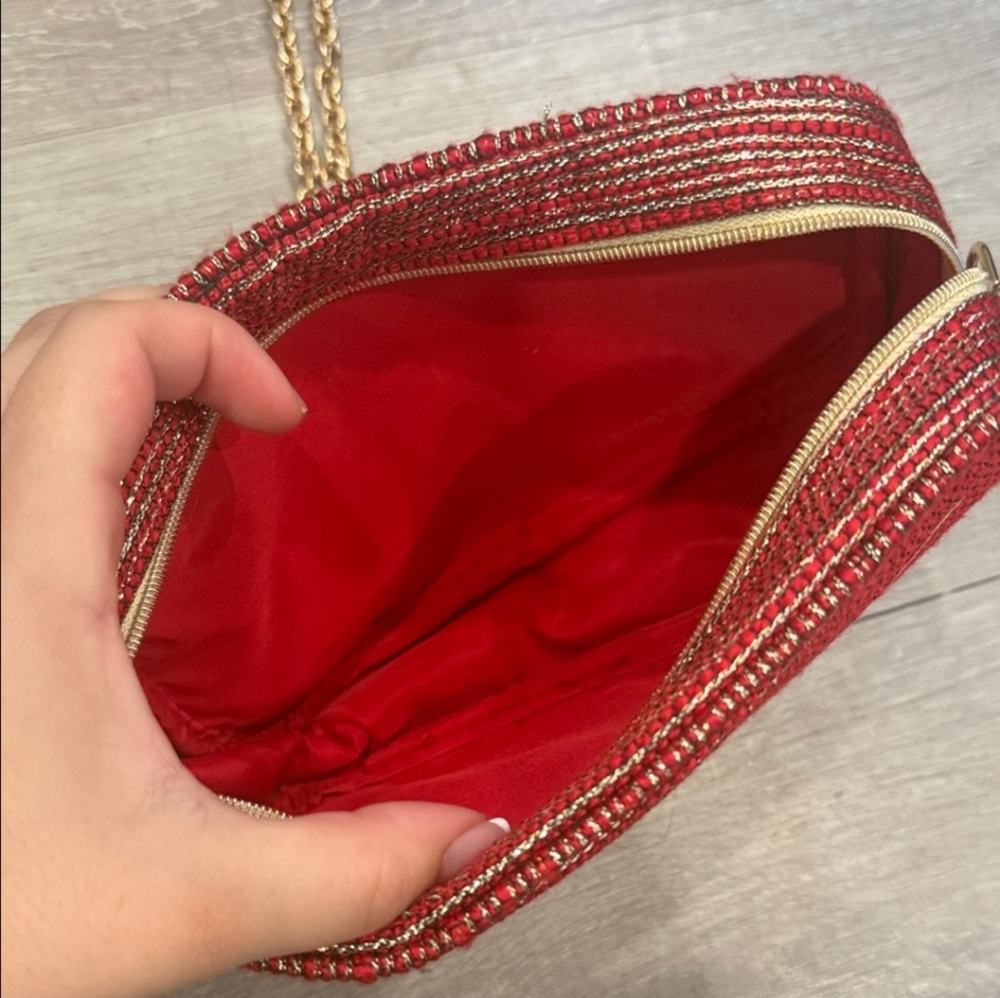 Chanel Glittering Red Crossbody Bag - Picture 3 of 4
